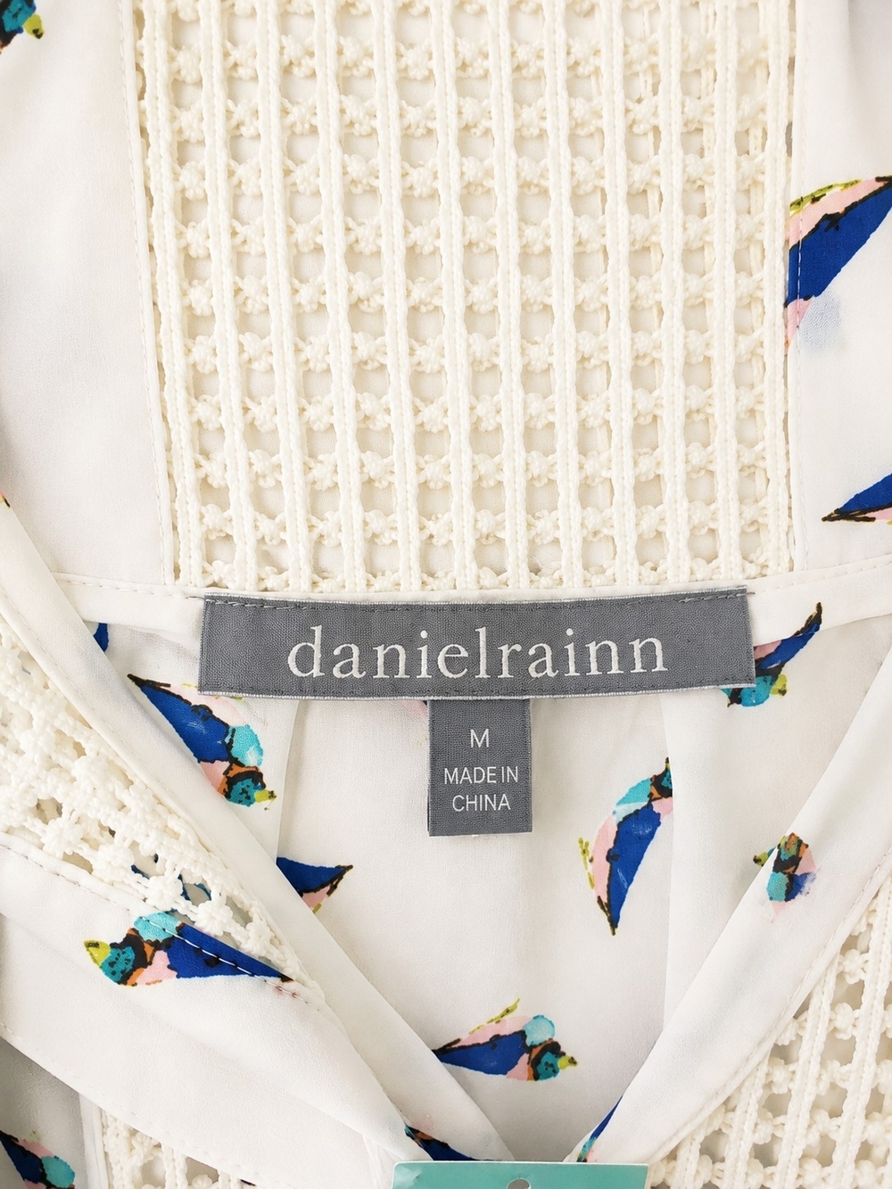 Daniel Rainn Estefany White Bird-Print Cap Sleeve Blouse - Picture 4 of 5